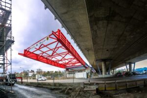 ponte in costruzione