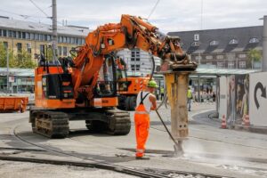 cantiere stradale con operai a lavoro