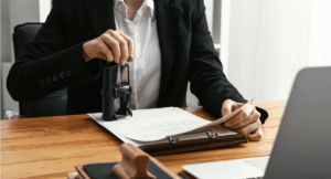 Le verifiche IVASS non sono un passaggio burocratico, ma una tutela concreta per aziende, professionisti e cittadini.
 Controllare una polizza prima di presentarla significa difendersi da frodi, perdite economiche e problemi legali.
Verifica, chiedi, confronta e non accettare mai scorciatoie.
 Solo così puoi essere certo che la tua garanzia sia valida, riconosciuta e sicura.
Per assistenza o verifica documentale, su ItaliaFideiussioni.it trovi supporto e consulenza dedicata: verifichiamo insieme la tua polizza, in modo semplice e trasparente.