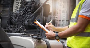 Polizza RC obbligatoria per ispettori delle revisioni dei veicoli pesanti secondo i chiarimenti del Ministero dei Trasporti