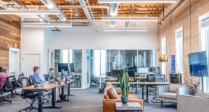 Denuncia sinistro polizza decennale postuma obblighi assicurato